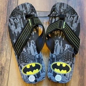 NWT Men's Batman flip flops, adult medium 9/10